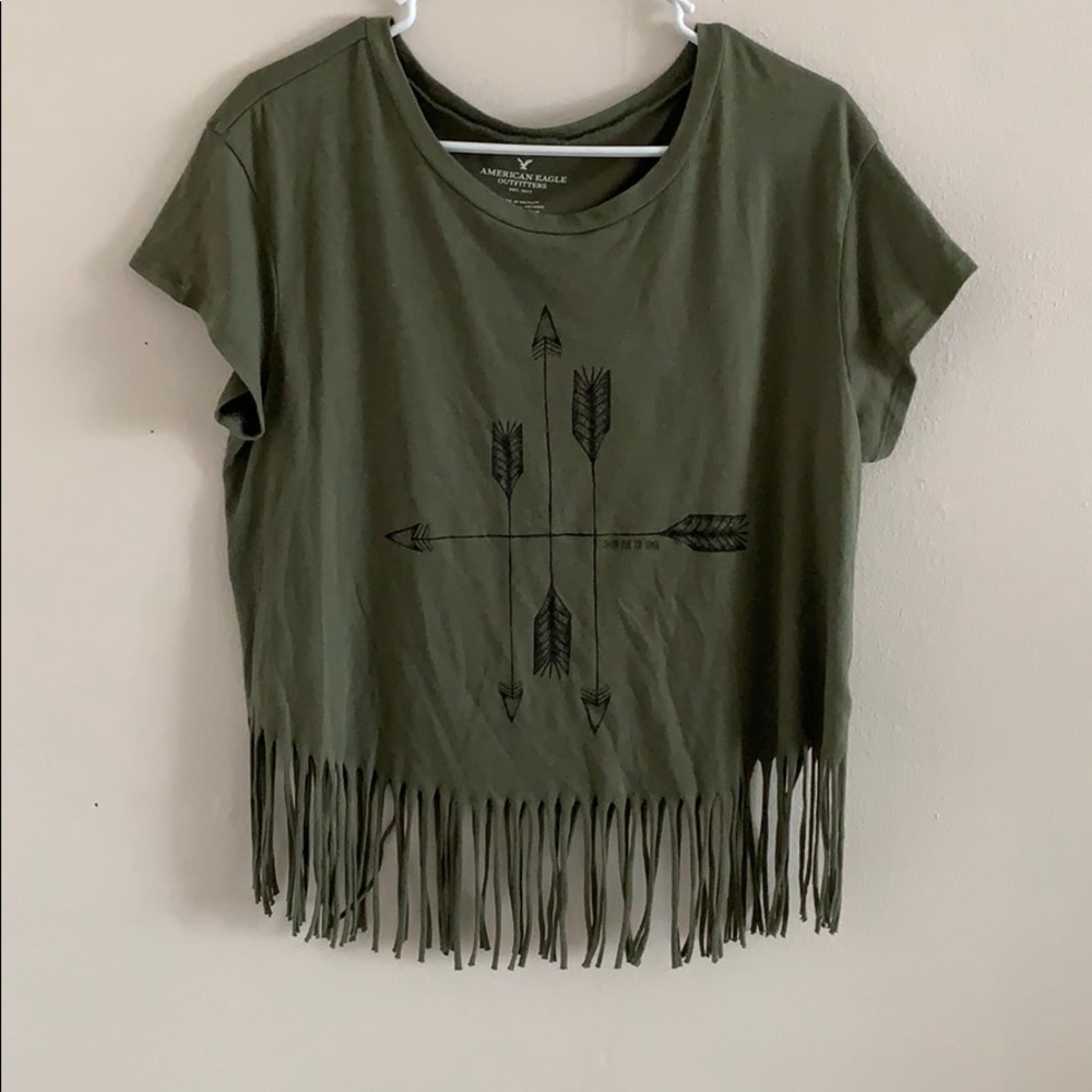 💜 $5 • American Eagle • Fringe T-Shirt